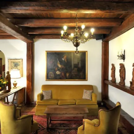 Eight Cortina Hotel