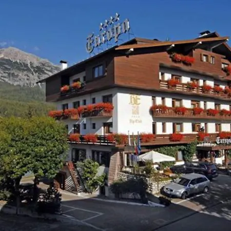 Eight Cortina Cortina dʼAmpezzo