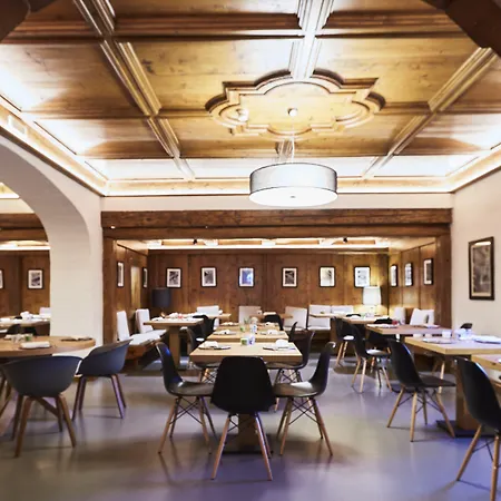 Hotel Eight Cortina 5*