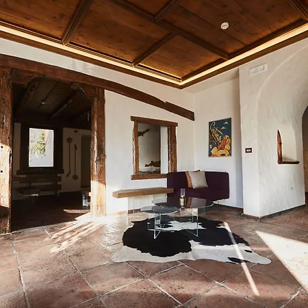 Hotel Eight Cortina