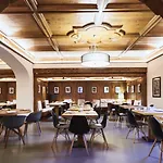 Hotel Eight Cortina 5*