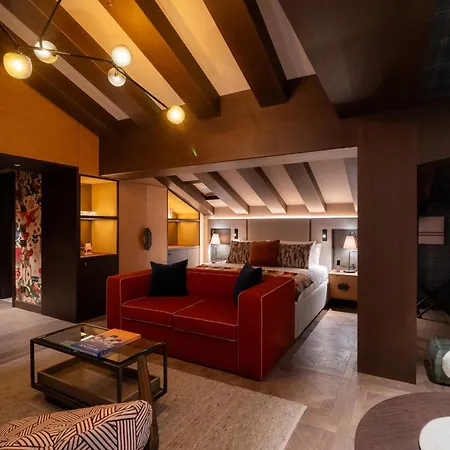 Eight Cortina Otel 5*