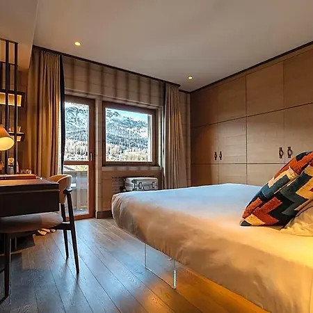Hotel Eight Cortina
