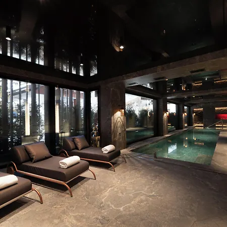 Eight Cortina Hotell