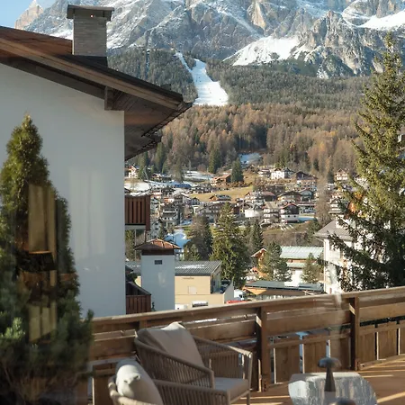 Hotel Eight Cortina 5*