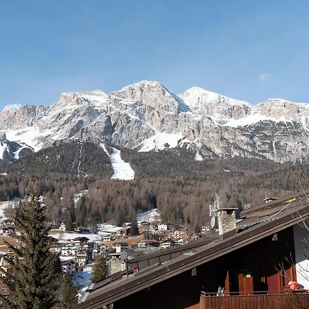 Hotell Eight Cortina