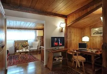 Szálloda Eight Cortina 5*