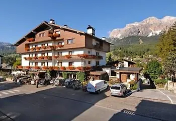Eight Cortina 5*