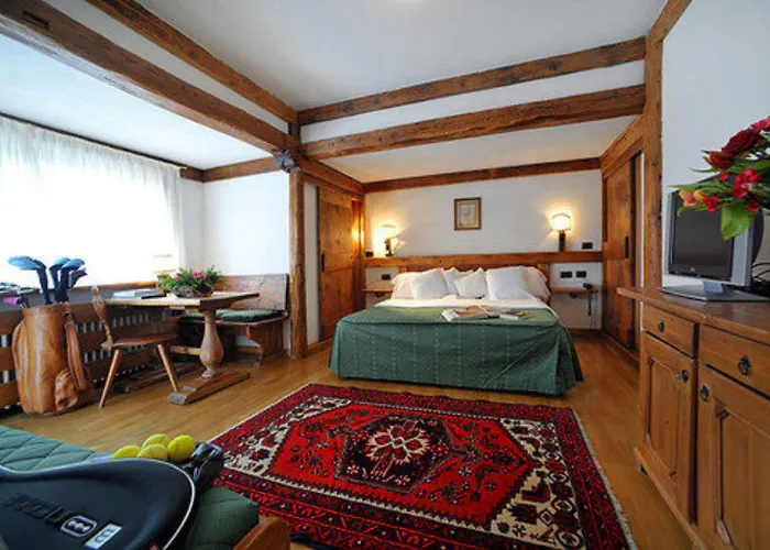 Hotel Eight Cortina